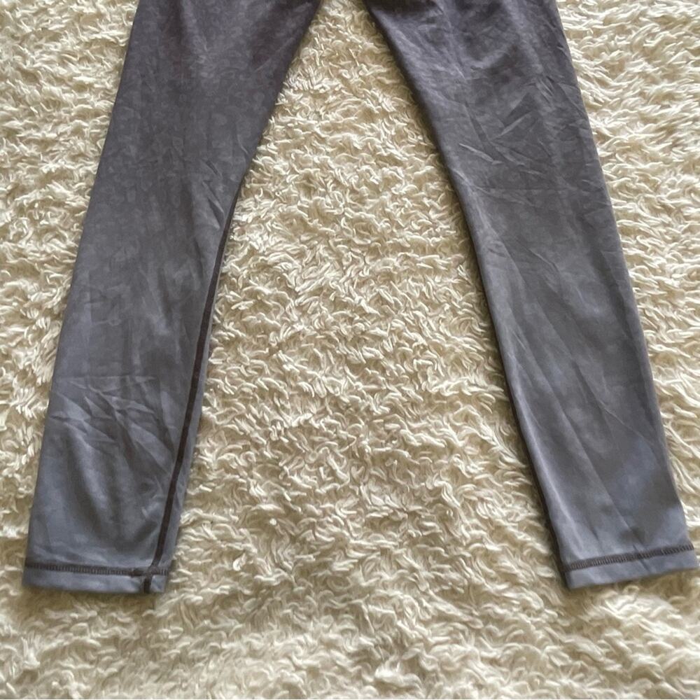 Zyia Ombré Leopard Light n Tight Leggings - Picture 8 of 10